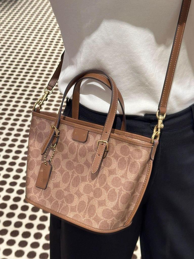 Koujia Taxi21 Retro Handtasche: Vielseitige Damenhandtasche mit einfachem Schultergurt, Umhängegurt und als Einkaufstasche.