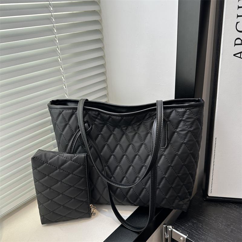 

Shoulder women s bag High-quality rhombus large-capacity shoulder handbag Summer temperament bag Capacity bag Tote bag