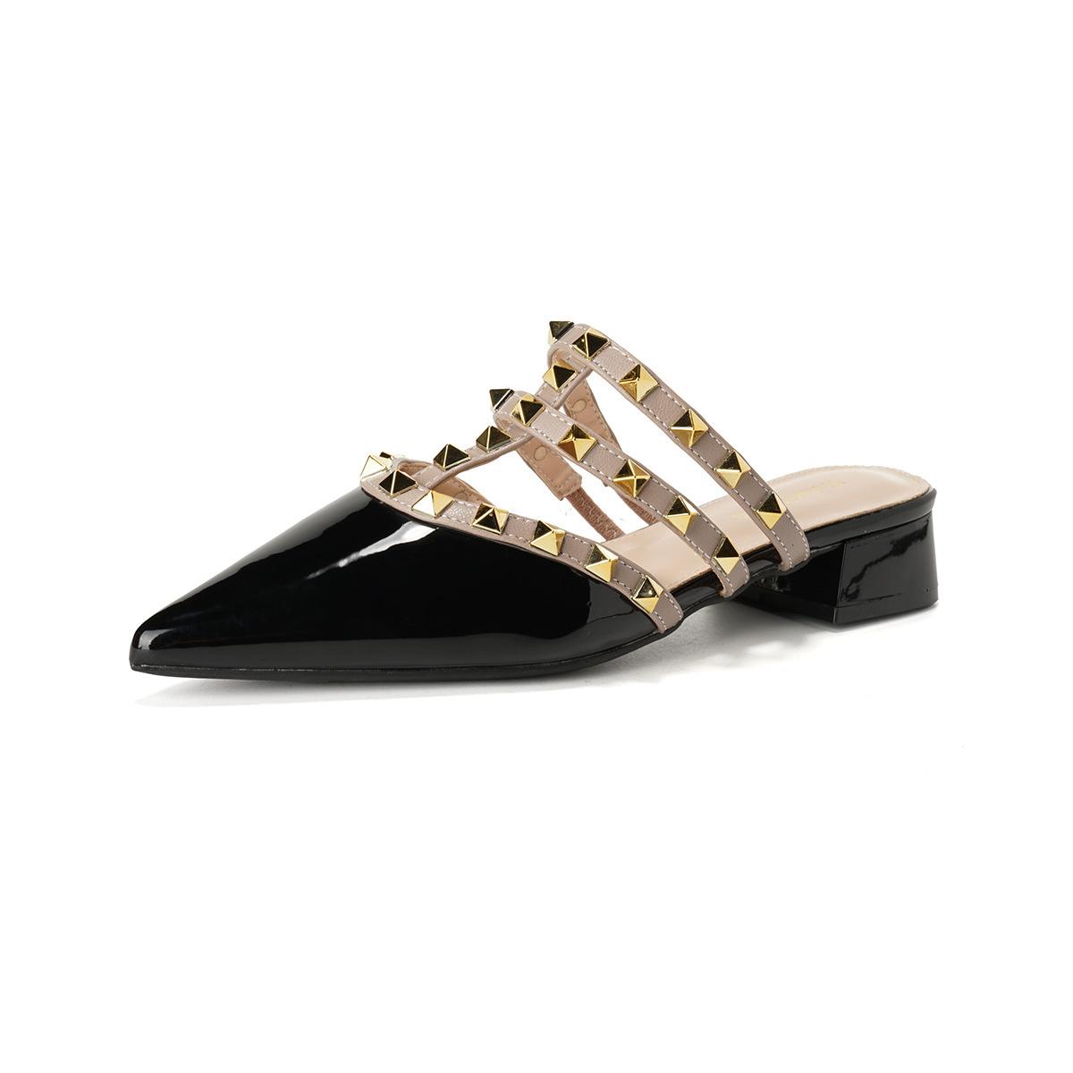 

2025 летние новые тапочки с заклепками и толстой пяткой, модные туфли из лакированной кожи с острым средним каблуком, большого размера для женщин 42 чёрный