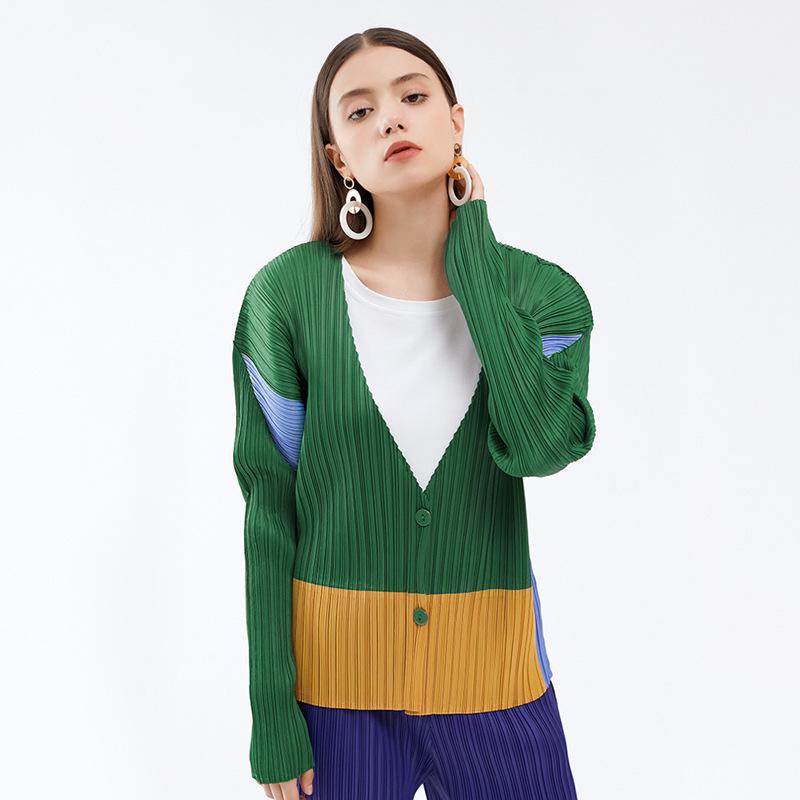 Miyake Spring 2025 Women's Japanese Style Cardigan: Contrast Color, Pleated Long Sleeve, Loose Casual Fit.