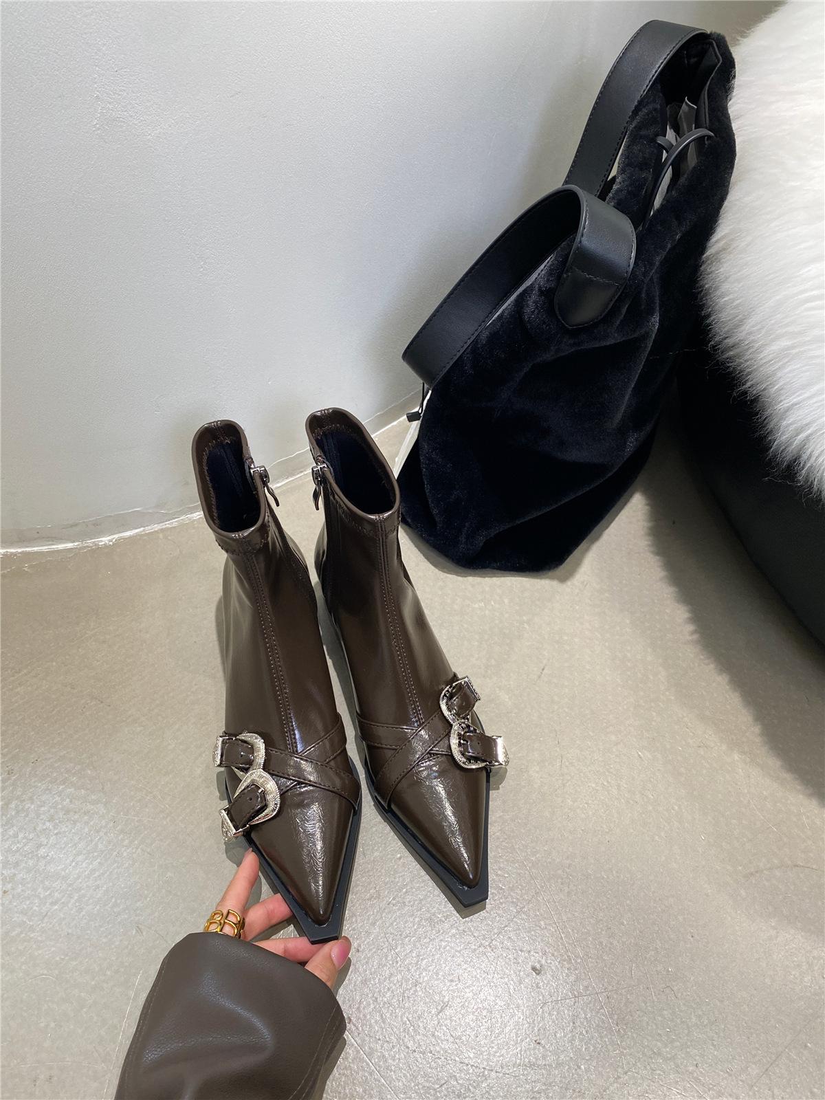 

Французские ботильоны с острым носком, тонкие короткие ботинки, женская обувь 2025, новые осенне-зимние, темпераментные, универсальные, на толстом каблуке, короткие ботинки 39 коричневый