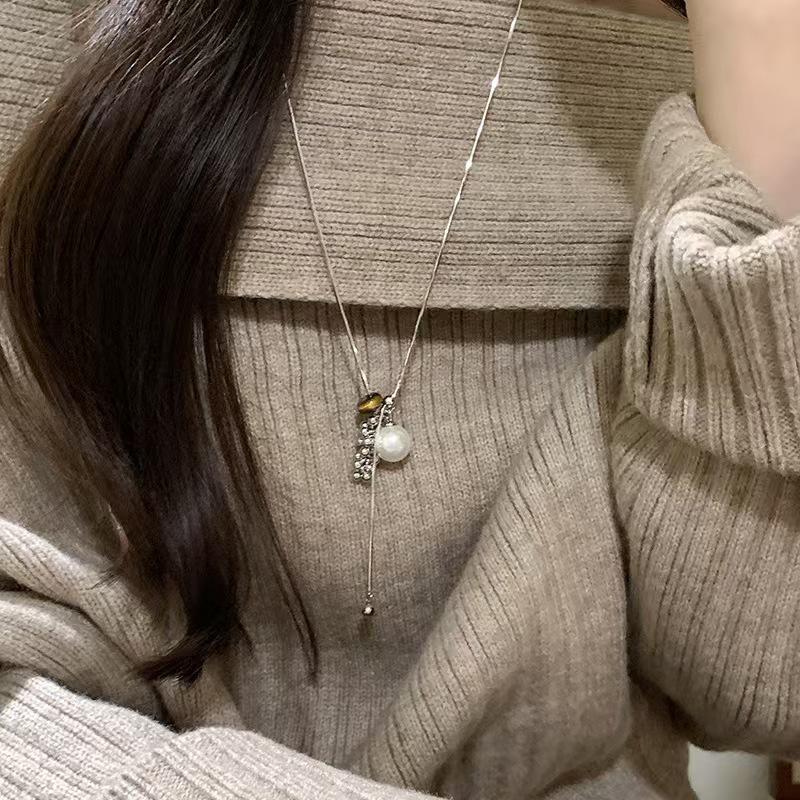 Korean Pearl Grape Cluster Pendant Necklace - Elegant, Luxurious, and Versatile Sweater Chain for Women