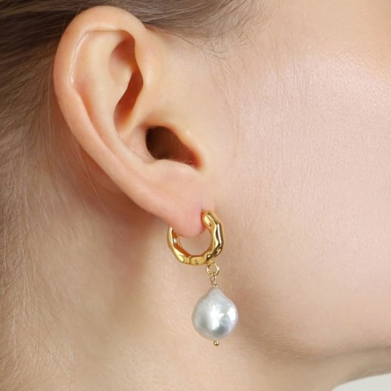 

ozel Silver 925 Natural Pearl Hammered Hoop Earrings PS172E White Gold