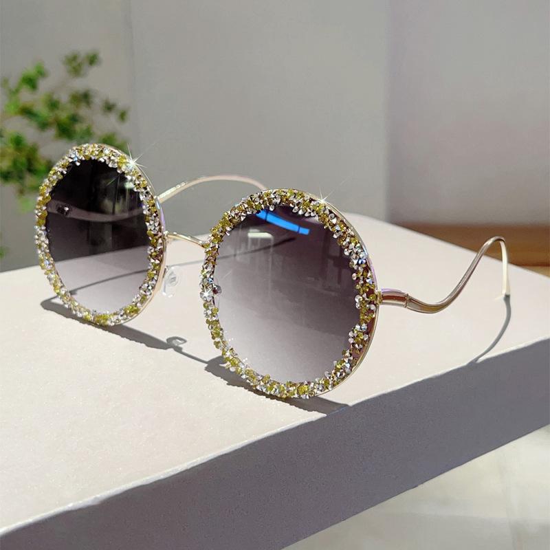 

Oversized Round Vintage Diamond Sunglasses Women Luxury Brand Designer Sun Glasses Popular Sexy Lady Crystal Rhinestone Eyewear серый