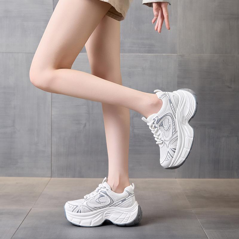 Mesh heightening women's shoes Daddy 2025 new spring and autumn thick-soled breathable popular versatile casual sports shoes high value