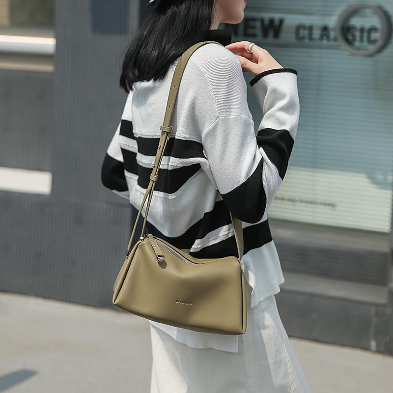 

2025 New Women s Shoulder Bag Temperament Small Square Bag Women s Crossbody High Sense Versatile Trend Fashion Leather Women s Bag зелений