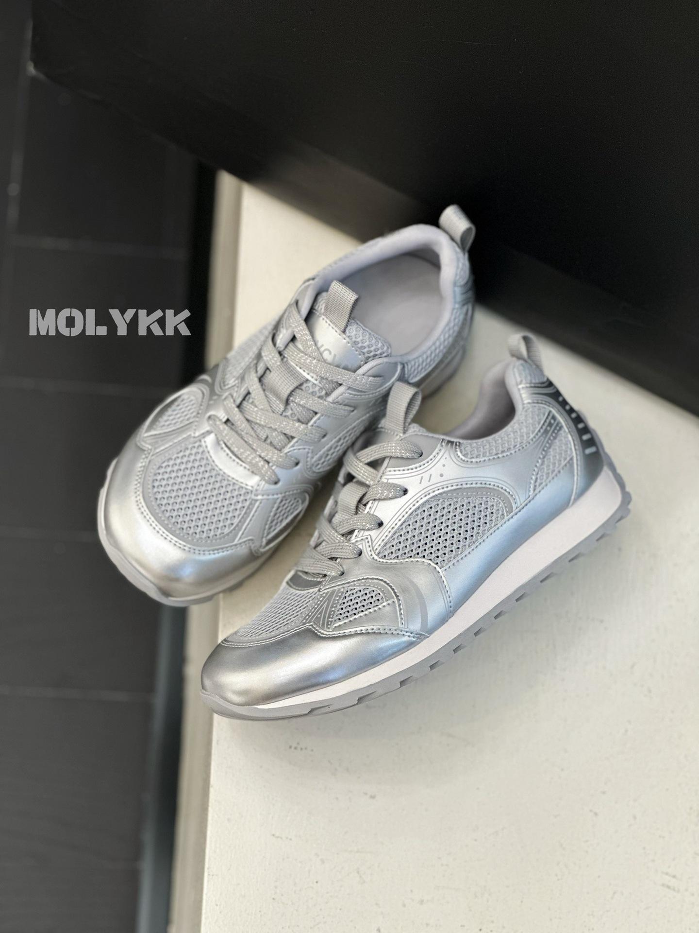 

Forrest Gump shoes leather breathable soft sole German training shoes women s 2025 summer new versatile non-slip lace-up casual sports shoes 40 серебряный