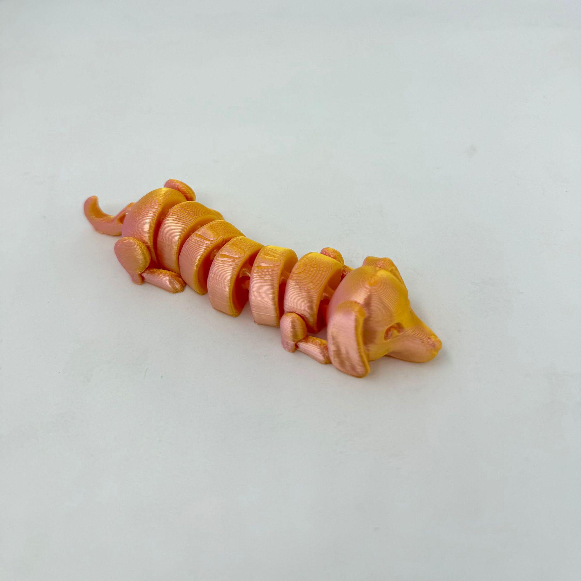 3D Printed Sausage Dog Ornament with Movable Joints - Decompression Decoration Gift 12cm