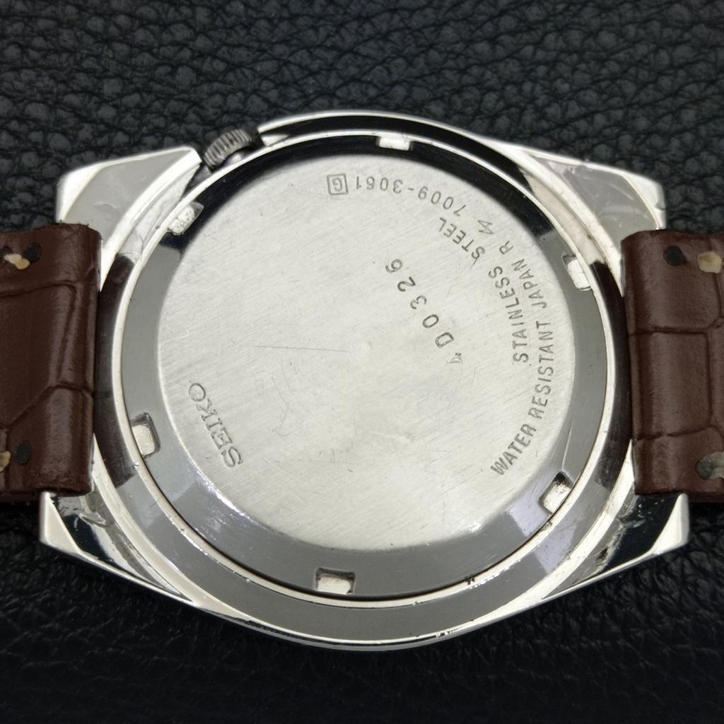 AUTOMATIC VINTAGE SEIKO 5 JAPAN 7009A MENS RED COLOR DIAL WATCH A701244-5 R206a-a701244