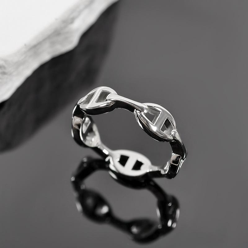 

2025 Luxury Women s Full Diamond Pig Nose Ring - Elegant, Simple Design for Couples Size 6