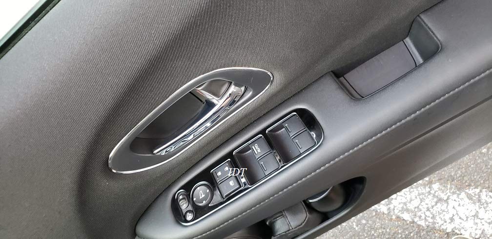 

Honda New Vezel Черный хром Накладки на переключатели стеклоподъемников Отделка Панель интерьера Включает мини-салфетку и Позднее ультра-зеркало (Набор из 4 предметов) (Великобритания) - (Рано