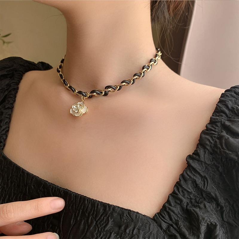 Leather Black Chain Necklace Fashion Personality Temperament Women Niche Sense Design Retro Necklaces Creative Jewelry Gifts