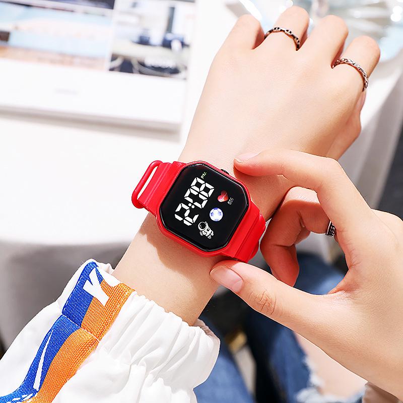 Women's Astronaut Unicorn Fashion Electronic Watch - Niche Design for Trendy Students