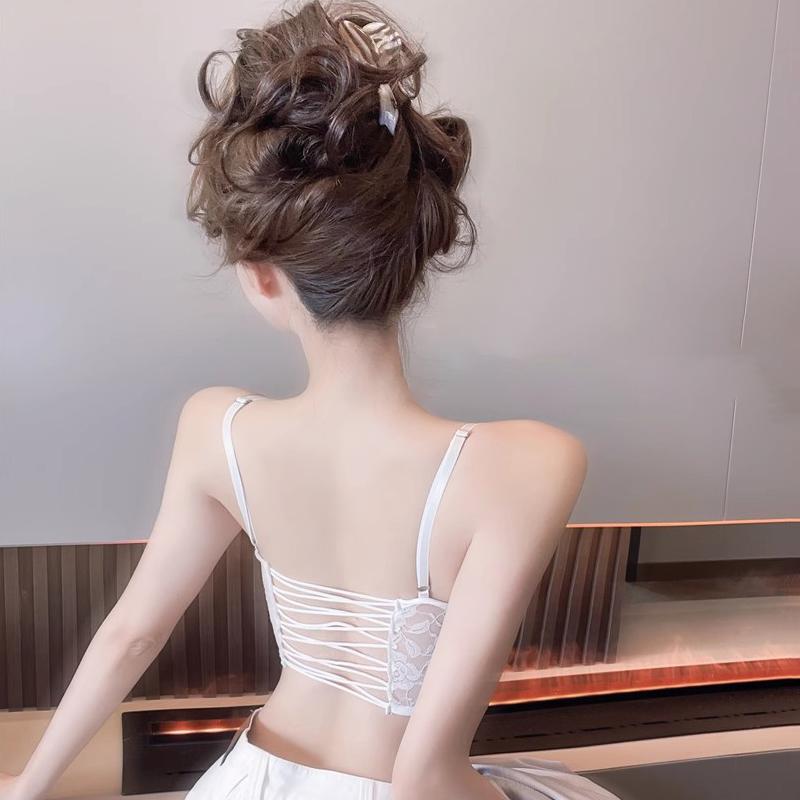 Dámské krajkové háčkované nepravidelné slim tílko na ramínka bez zad s vycpávkami na prsou