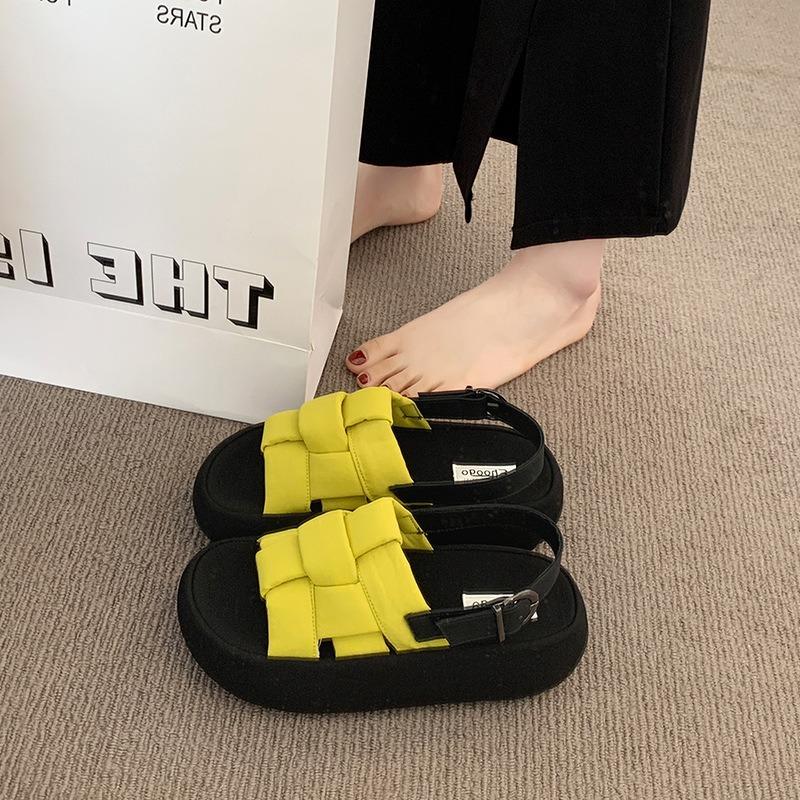 Retro niche woven muffin platform sandals women's new summer wear with skirt versatile casual sandals