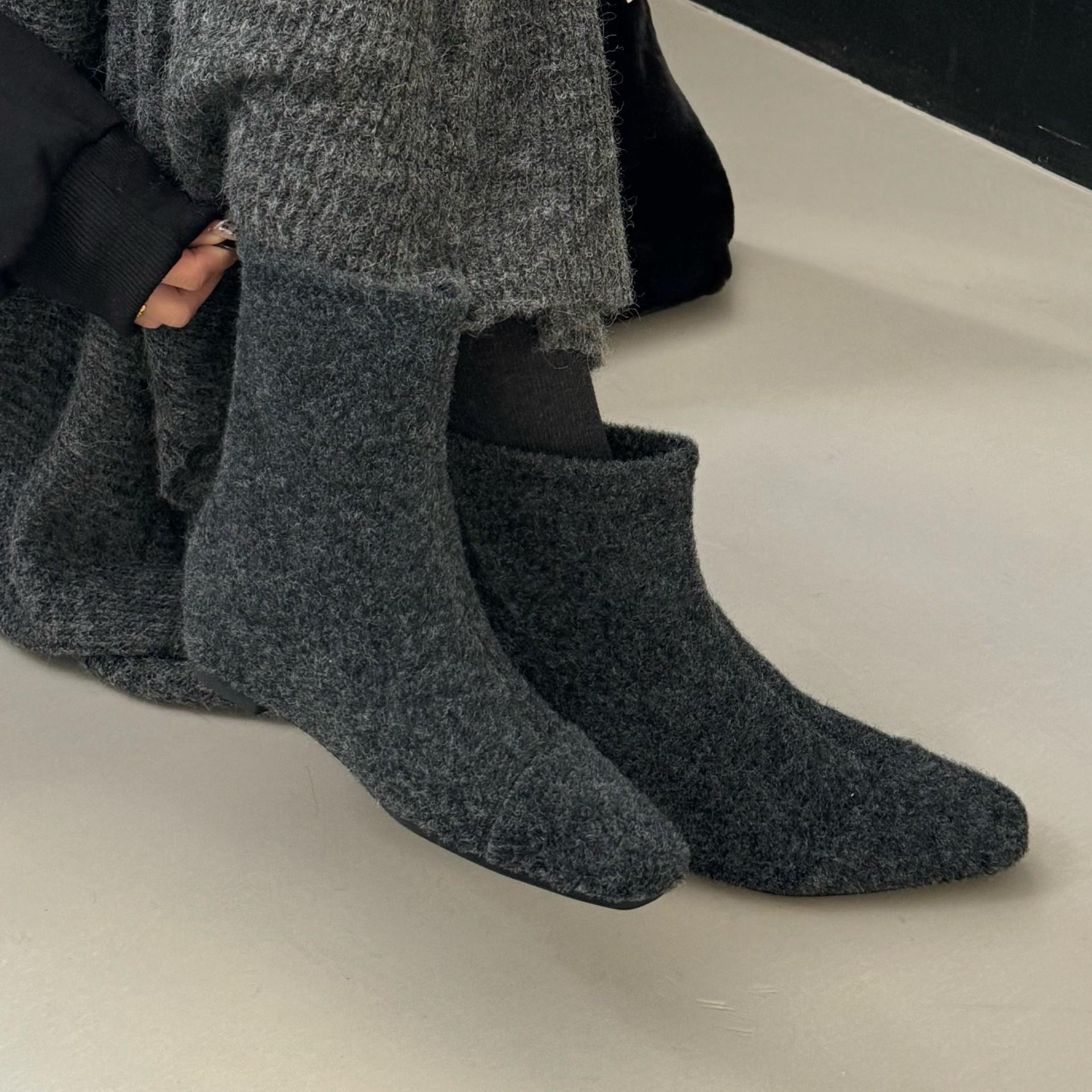 

Korean simple woolen inner height-increasing short boots for women s 2025 autumn and winter new versatile and thin zipper thin boots 40