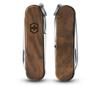 VICTORINOX Classic SD Wood Schweizer Taschenmesser Multifunktionsmesser Outdoor Camping Schere mit Schlitzschraubendreher Ausgestattet mit Nagelfeile Schweizer