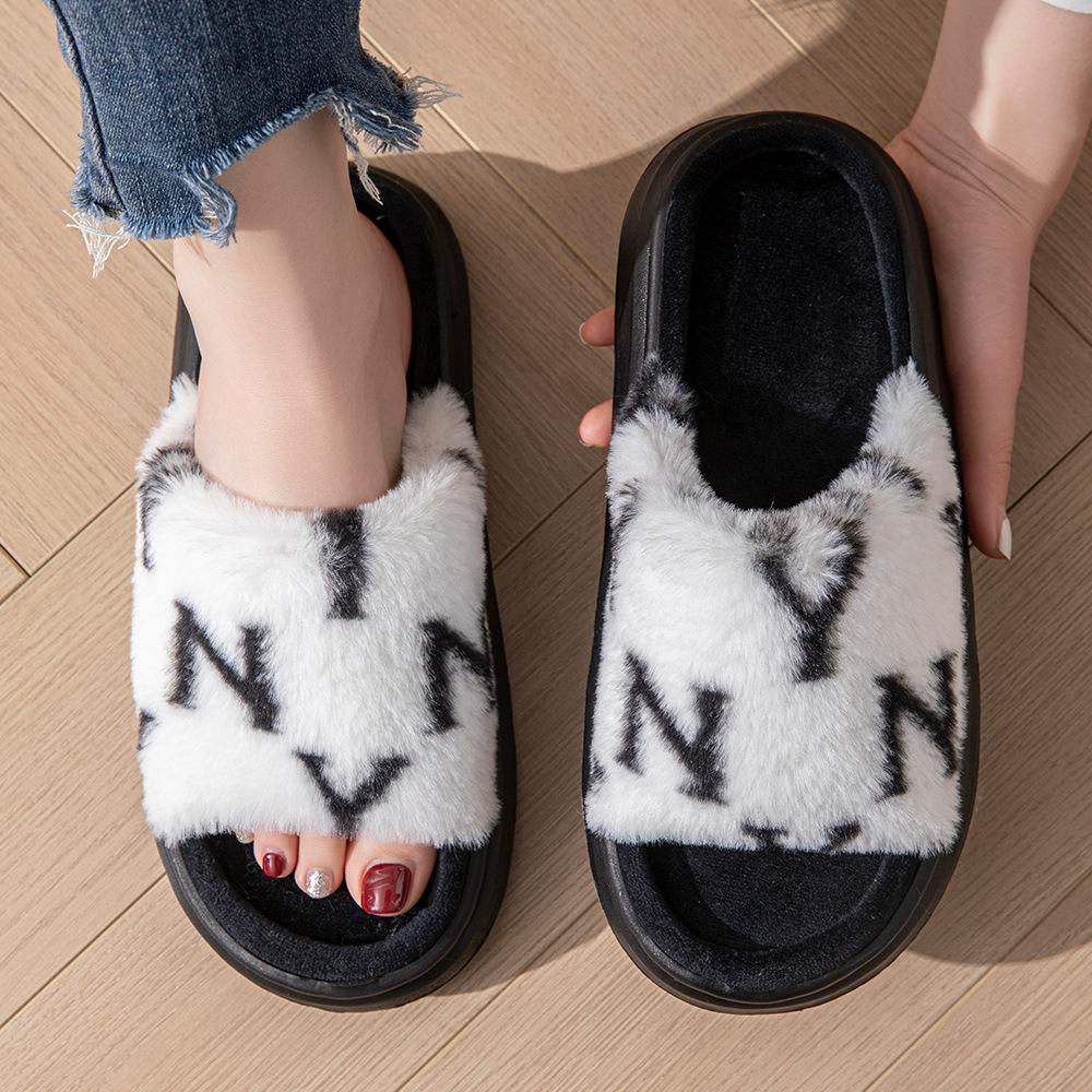 

2025 letter-printed fluffy slippers thick-soled non-slip lightweight open-toed four-season women s slippers 44-45 білий