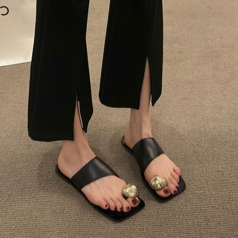 Fashion Women Slippers Summer New Beach Cool Slipper Original Designer Slippers for Women Flip-flops Retro Metal Buckle Pinch Toe Slides