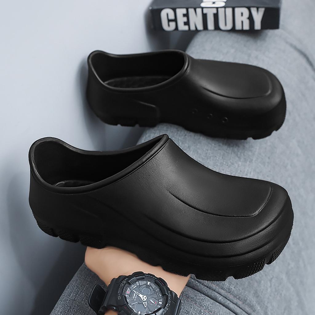 Fashion Summer Men Sandals Oilproof Waterproof Chef Shoes Doctor Nurse Shoes Lightweight Garden Sandals Casual Slippers Beach Aqua Shoes