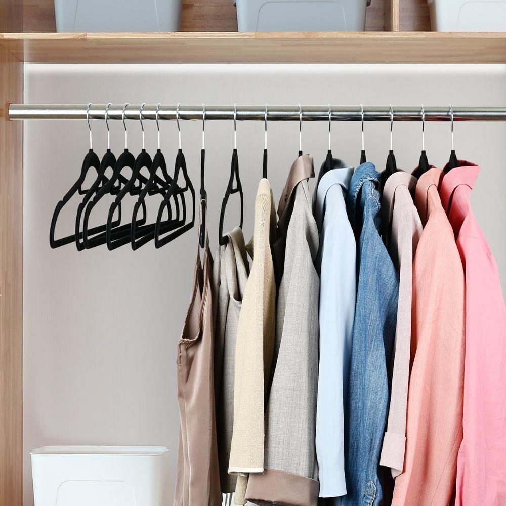 Premium Velvet Hangers 50 Pack Non-Slip Durable Heavy Duty Coat Hangers 360 Degree Rotatable Hook Space Saving Closet Organizer