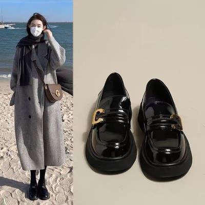 Scarpe basse in pelle da donna stile britannico scarpe singole 2025 nuove primavera e autunno popolari retrò mocassini con plateau nero scarpe da donna