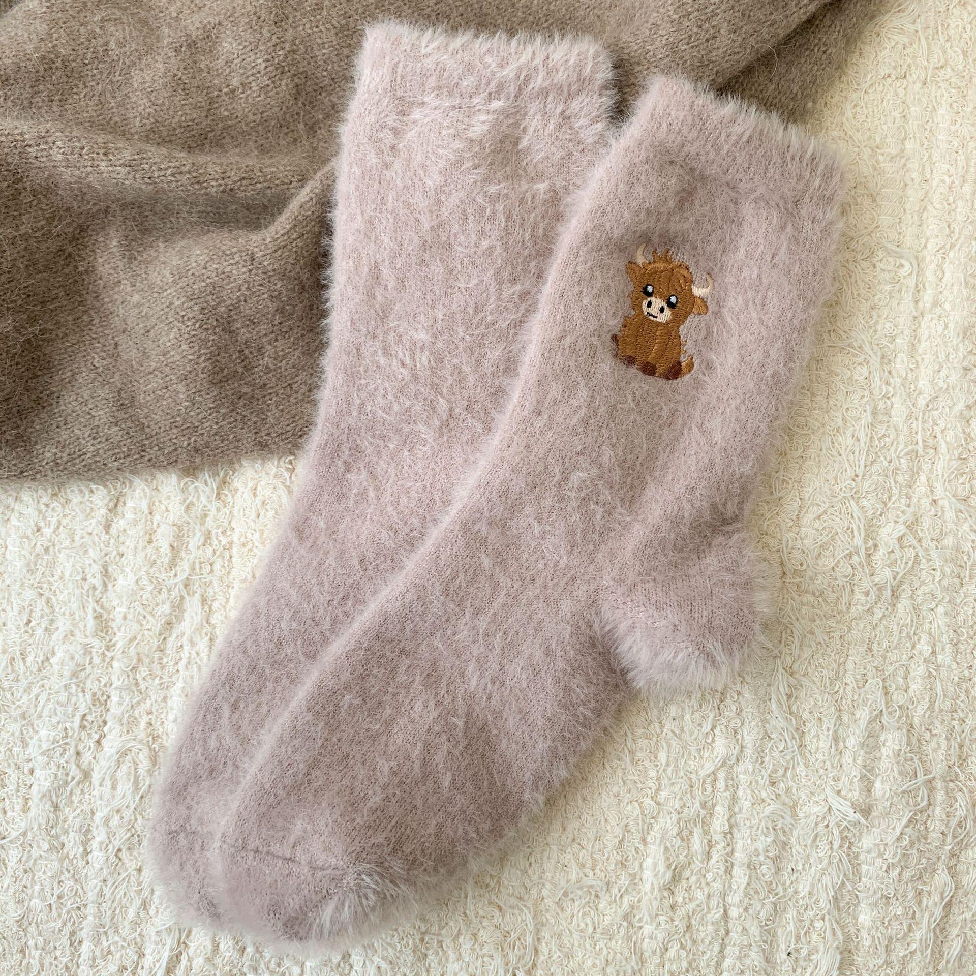 

1 Pair Women s Cow Embroidered Socks Winter Warm Socks with Cute Cartoon Socks 1 Pair хакі
