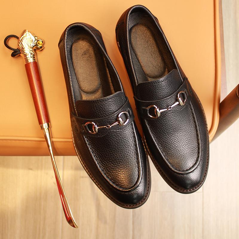 

Лето 2025 года, новые мягкие мокасины с мягкой подошвой, мужские туфли в британском стиле с пряжкой в виде лошади, первый слой из коровьей кожи, дышащие 38 чёрный