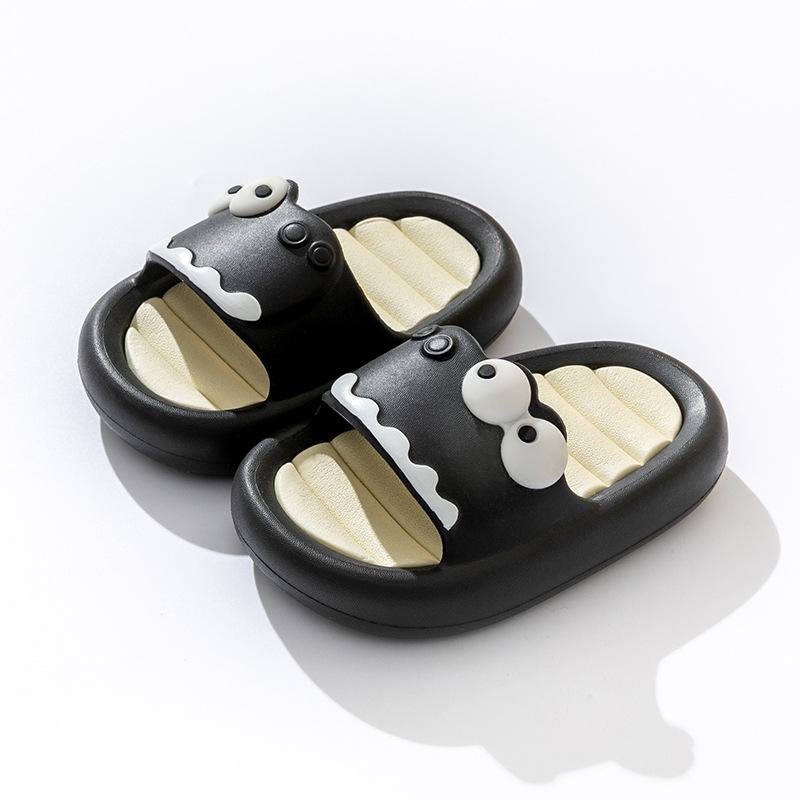 

Милые детские тапочки с героями мультфильмов для мальчиков, детей среднего и старшего возраста, новые летние домашние нескользящие классные тапочки для родителей и детей, для девочек 180mm чёрный