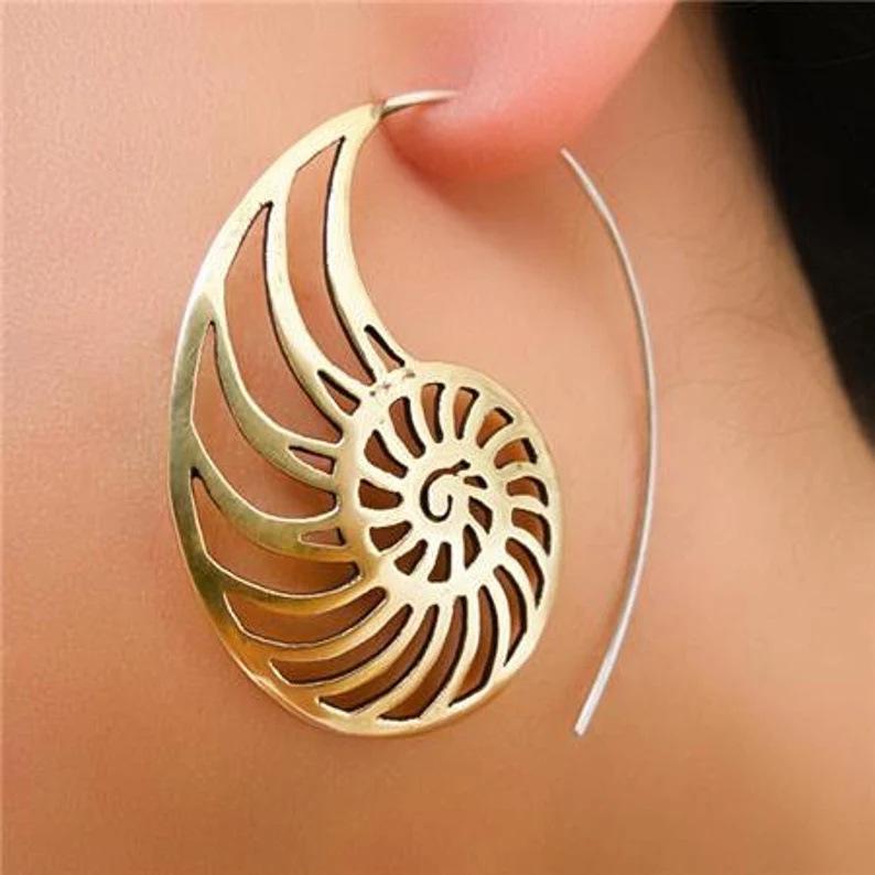 He Cheng Fan-shaped Hollow Alloy Earrings - European & American Fashion, Personality Style for Women