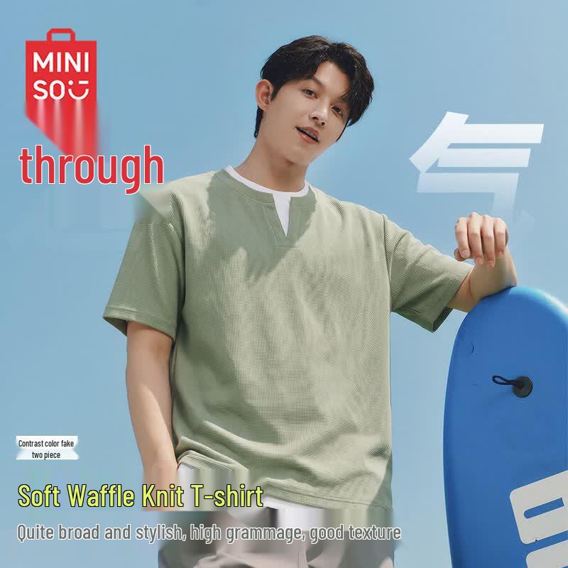 MINISO Men s Waffle Faux Two-Piece Short Sleeve V-Neck T-Shirt M