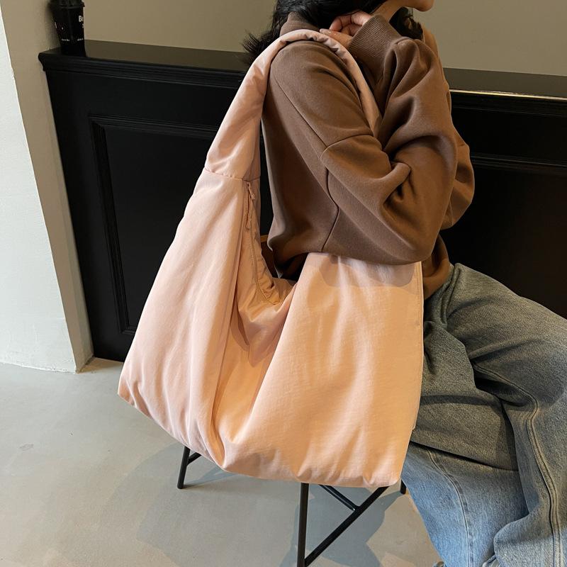 Bag women's large-capacity new spring, spring and summer leisure relaxation shoulder shopping bag class tote bag