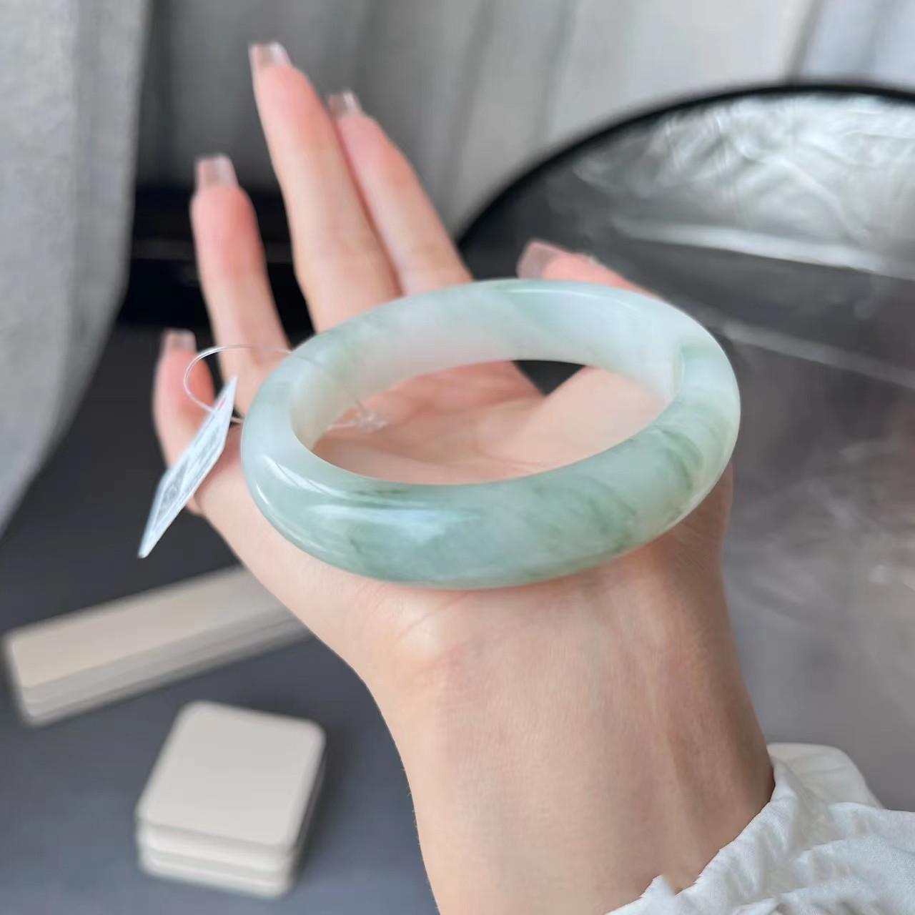 

Браслет из Синьцзянского Золотого Шелкового Нефрита и Тяньшаньского Зеленого Нефрита для Женщин Model 54-55