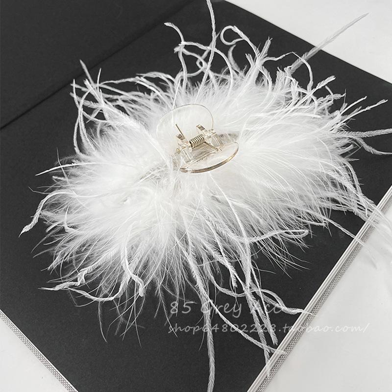 Sweet & Spicy Ostrich Feather Hair Clip: Plush, Large Furry Shark Clip for Women – Autumn/Winter Feel