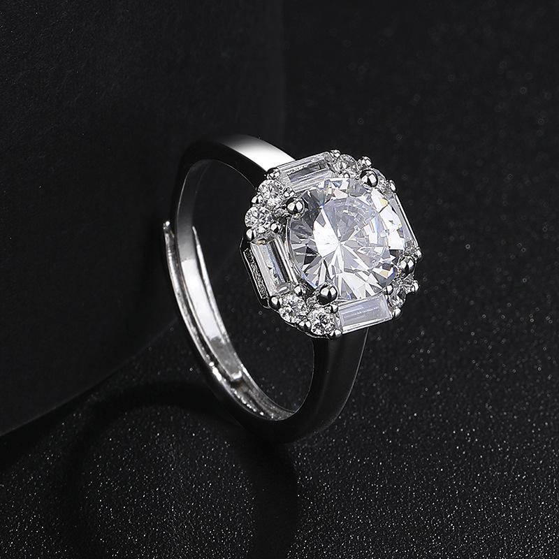 Damen Luxus Minimalistischer Quadratischer Ring mit bunten Zirkonia-Inlays