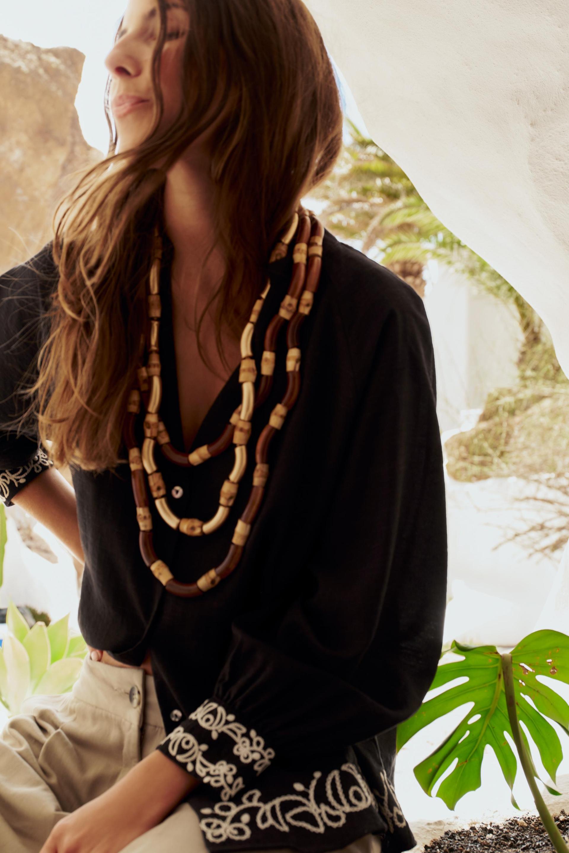 

БЛУЗКА С КОМБИНИРОВАННОЙ ВЫШИВКОЙ