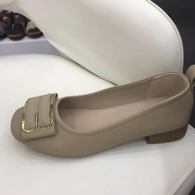 2025 autumn new shallow single shoes women's soft leather soft-soled mother shoes one pedal shallow mouth versatile square head thick heel shoes