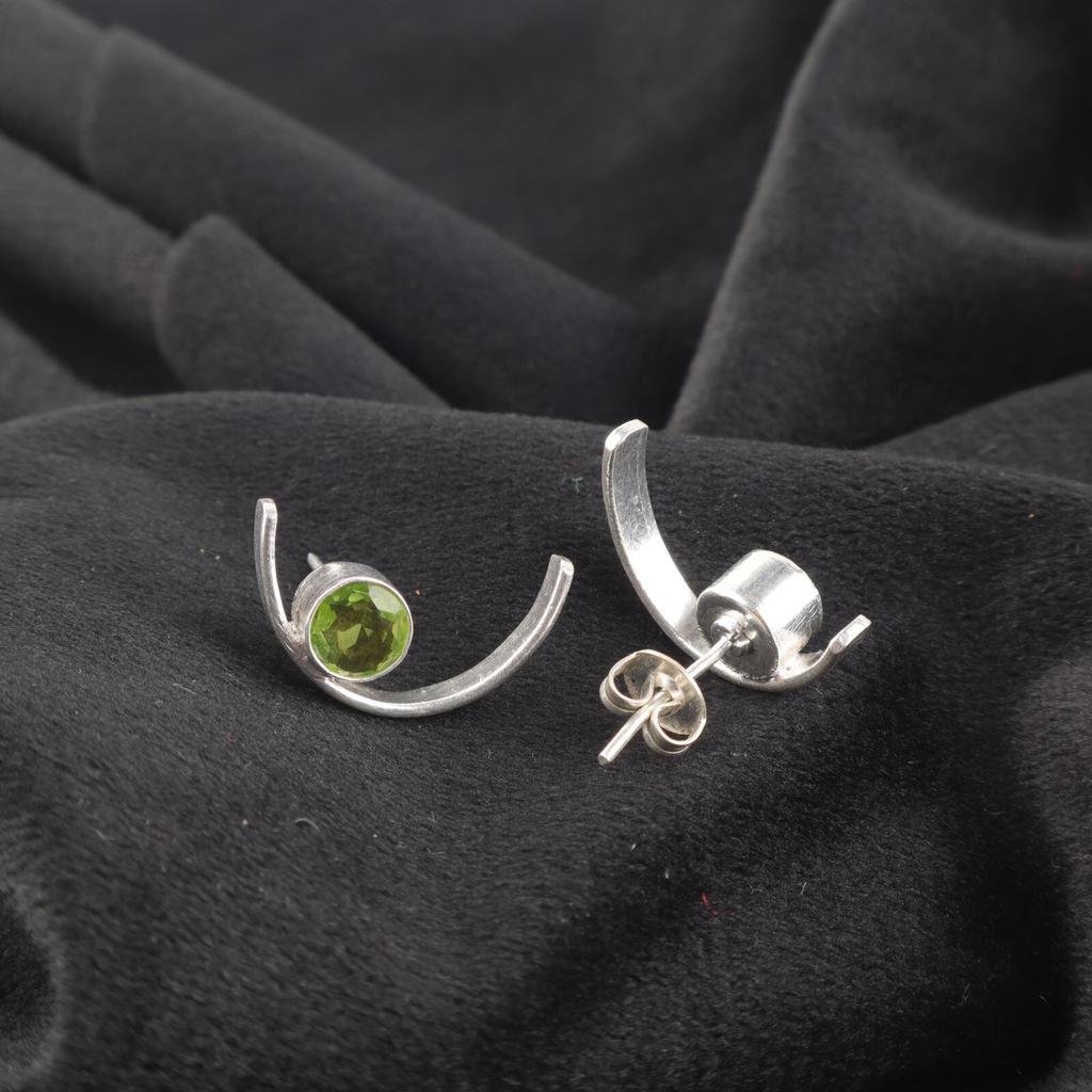 Peridot Gemstone 925 Sterling Silver Stud Post Heart Chakra Engagement Earrings EE-145-4