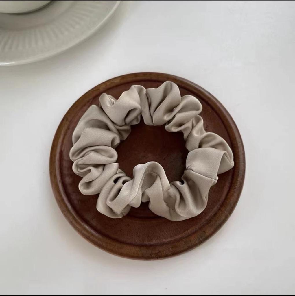 Bandeau pour cheveux coréen élégant rétro à gros intestin - Accessoire pour cheveux de queue de cheval et chignon de haute qualité pour femme.