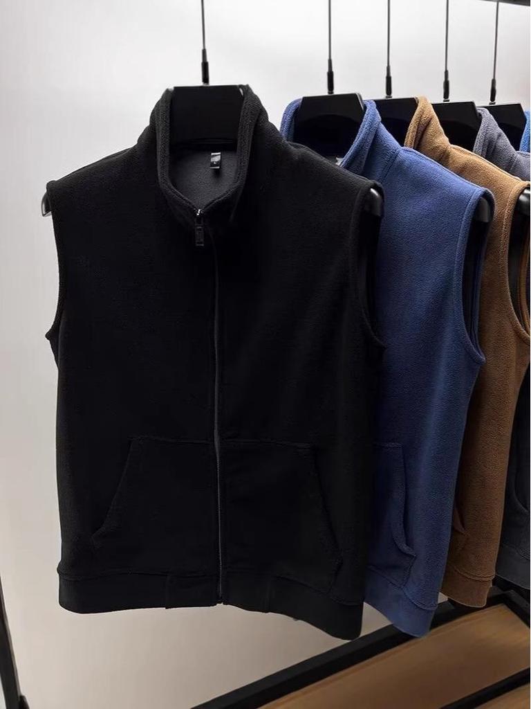 Mäns mångsidiga fleeceväst med ståkrage och dragkedja - Enfärgad, bekväm, med plus-sammet, ärmlös design.