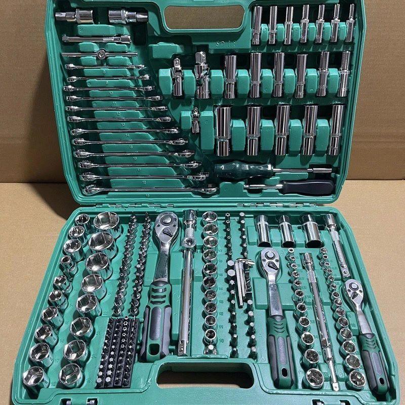 150-Piece Automotive Repair Tool Set: Socket Wrench & Combination Tools for Car Maintenance