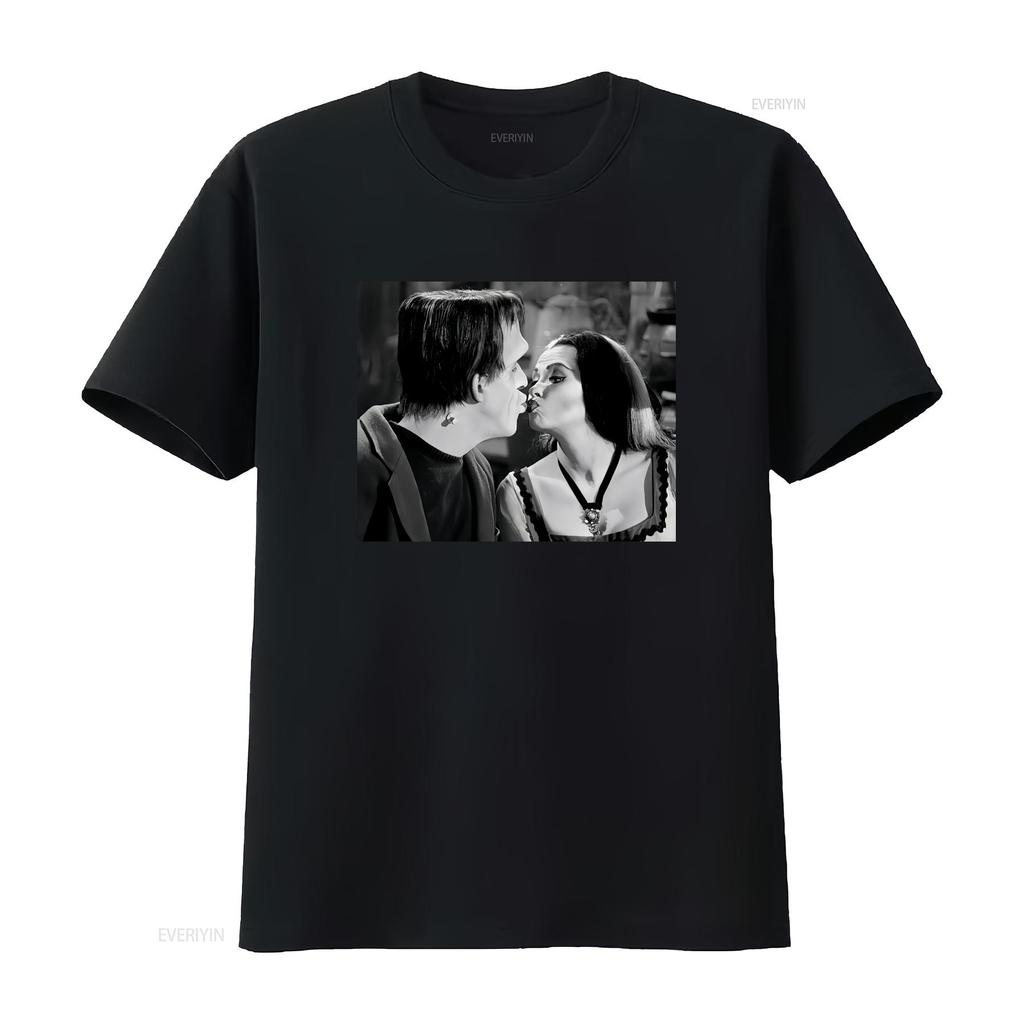 Lily and Herman Munster Kiss Classic Horror Frankenstein T Shirt 414 Vintage Washed Stretched Designer Clothes Homme Unisex