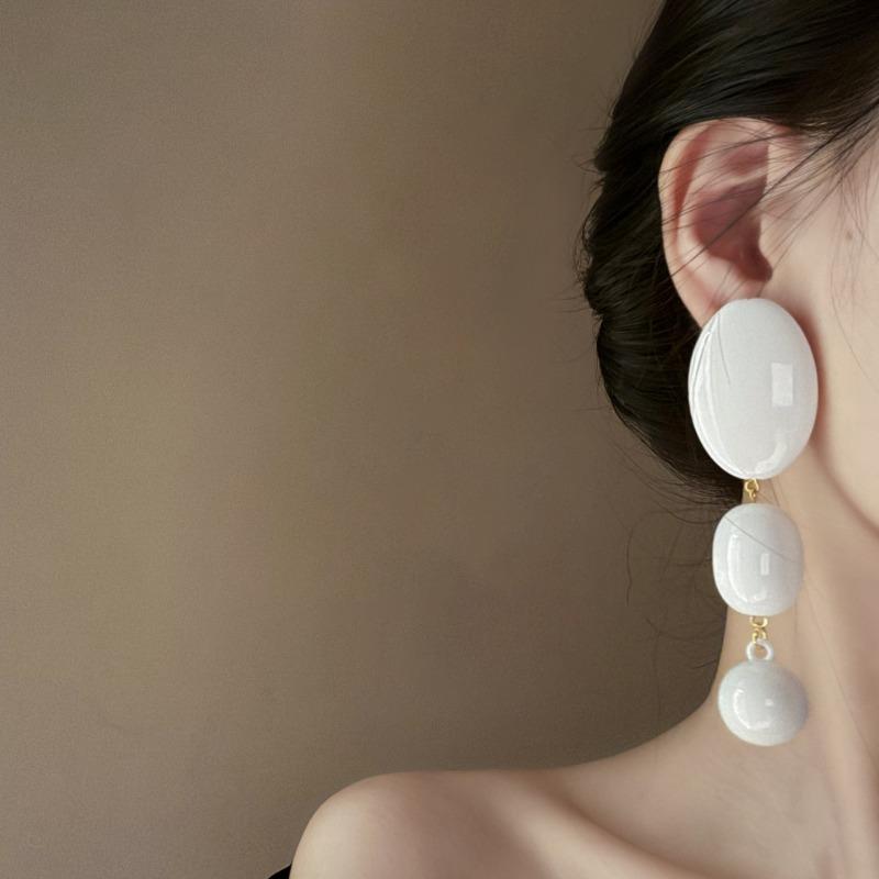 Silver Needle Acrylic Oval Fringed Stud Earrings Niche Unique Design Earrings European and American Exaggerated Earrings Women