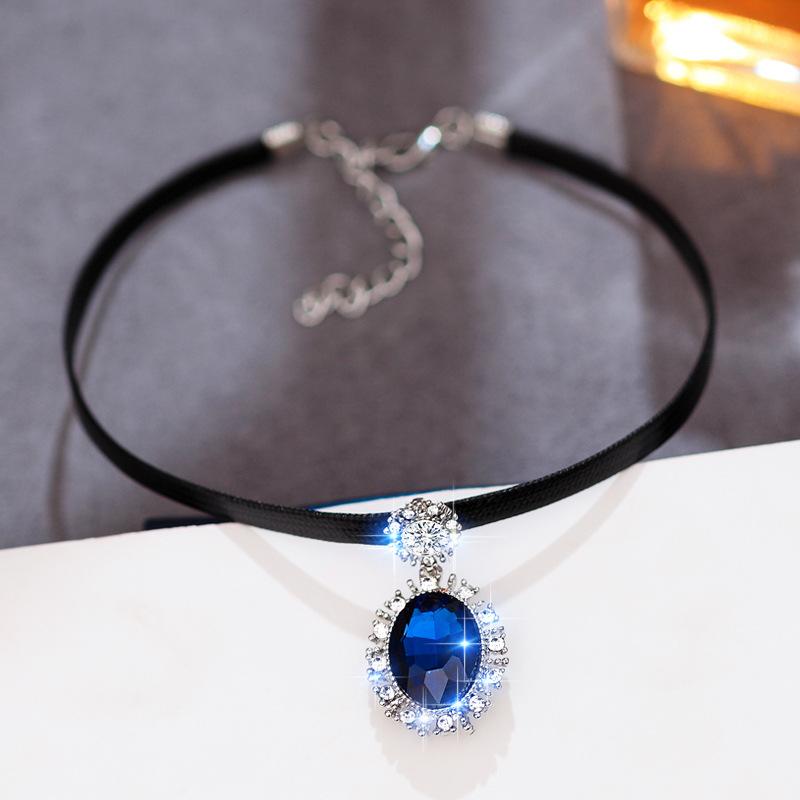 

Personalized imitation crystal necklace female tide choker collarbone chain neck jewelry short Internet celebrity neck strap hanging neck