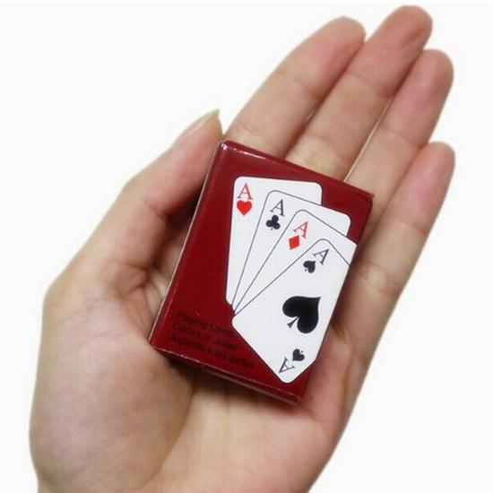 Mini Carte da Gioco - Stile Douyin per Alleviare lo Stress, Giochi da Scrivania, Piccoli Giocattoli e Attività Ricreative.
