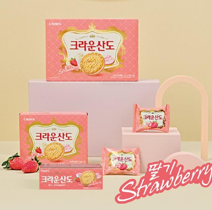 CROWN Sando Strawberry Flavor 61g – Soft & Sweet Korean Snack Cake