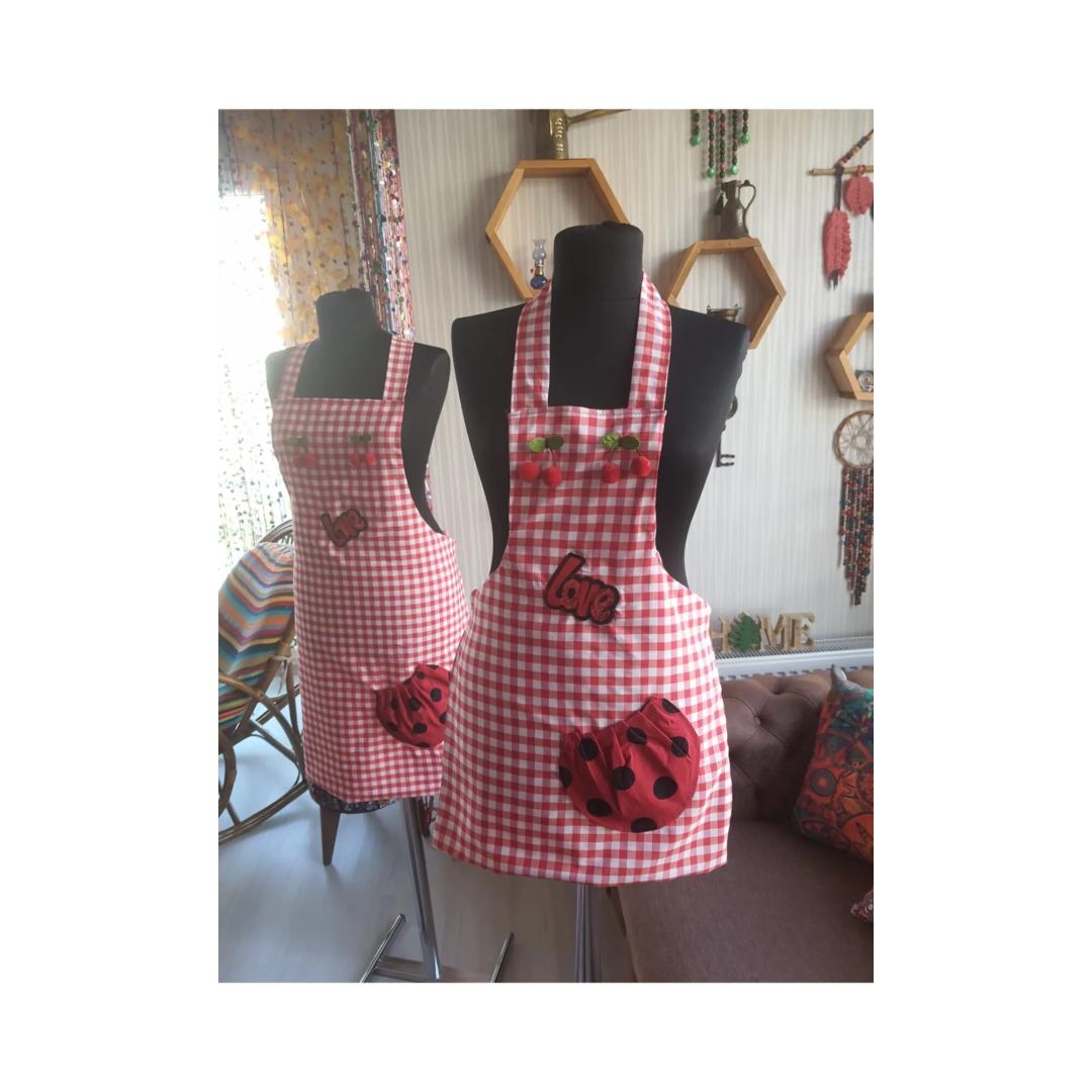 

Кухонный фартук Hearty Design для мамы и ребенка в клетку Cherry красный