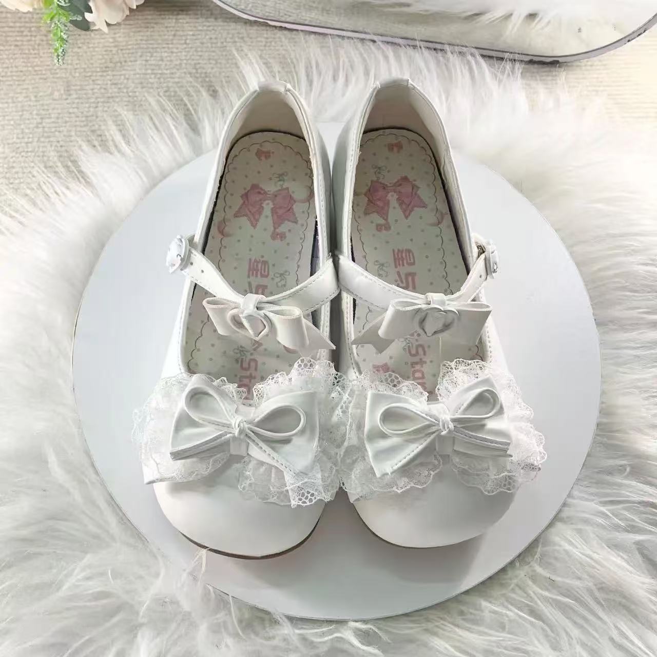 

Little dream bell low heel round head cute original lolita shoes women s flower Ling Ji lo shoes Lolita ballet small leather shoes 35 білий