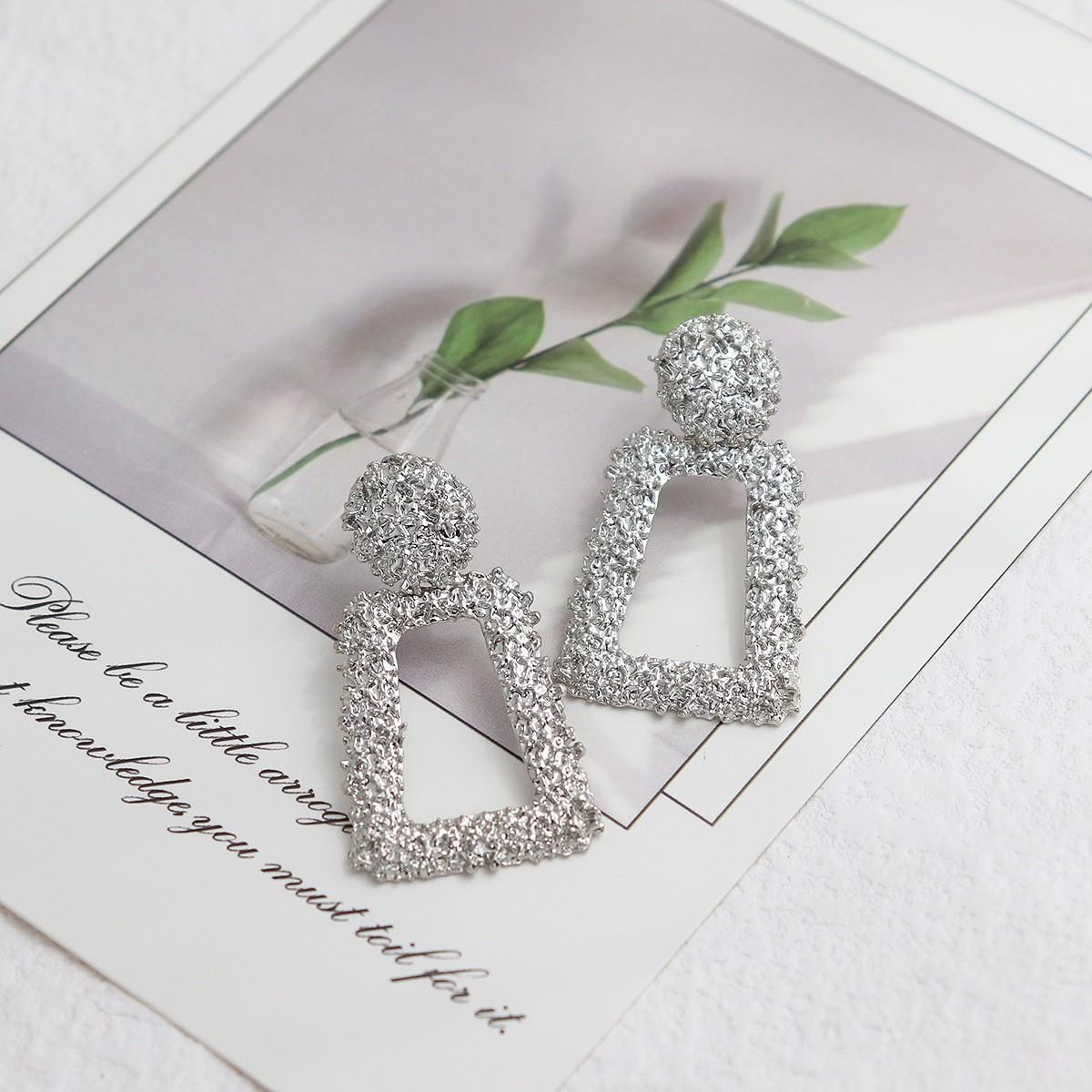 European and American new cold wind personality exaggerated metal earrings trend rectangular large earrings серебряный