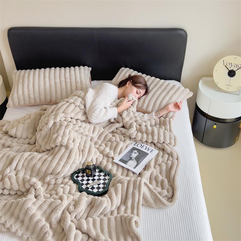 Solid Color Milk Velvet Blanket: Thickened Fleece for Warmth, Perfect for Summer Bedding or Sofa Naps